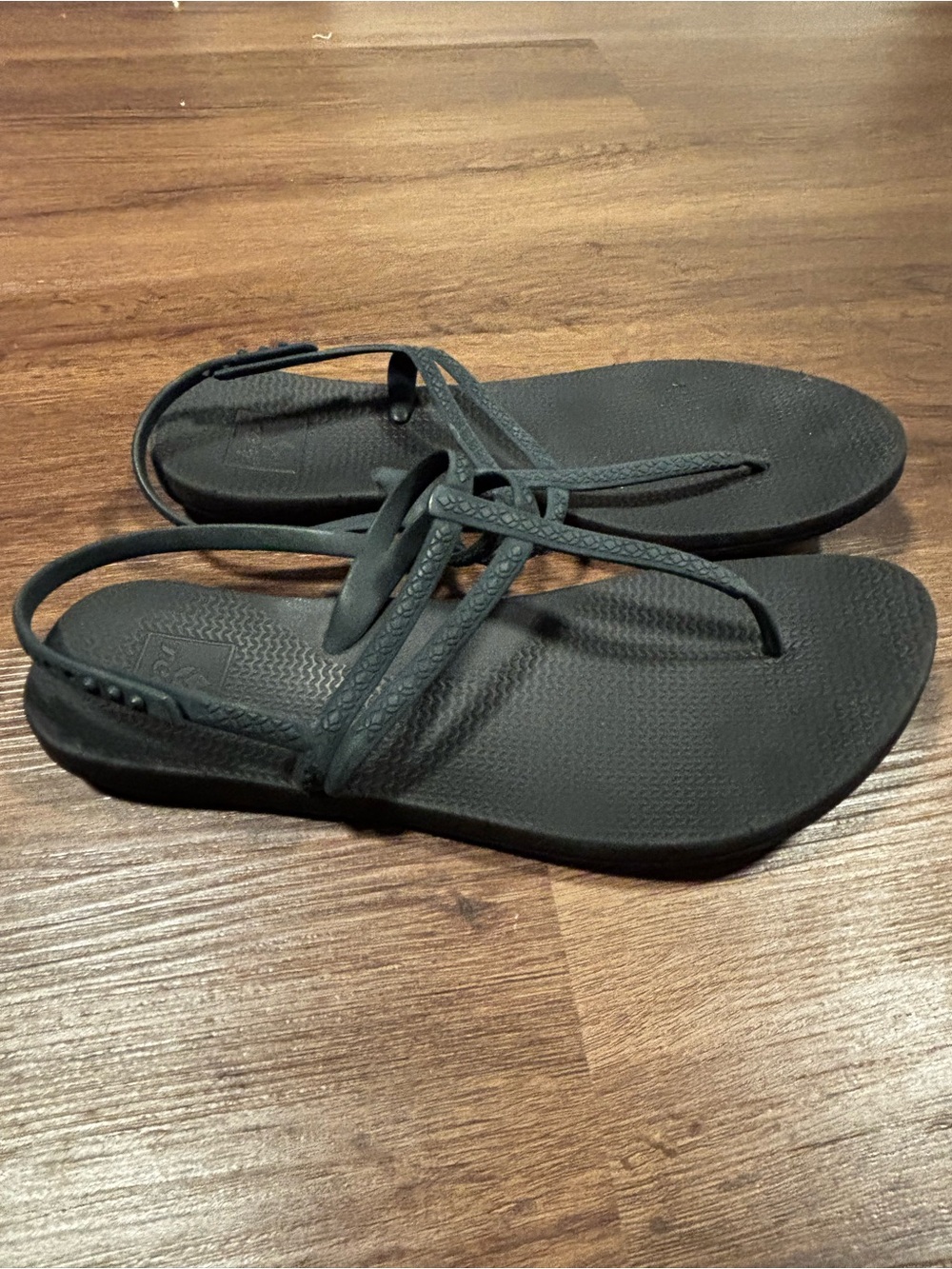 Reef Women’s Black Strappy Back‑strap Sandals